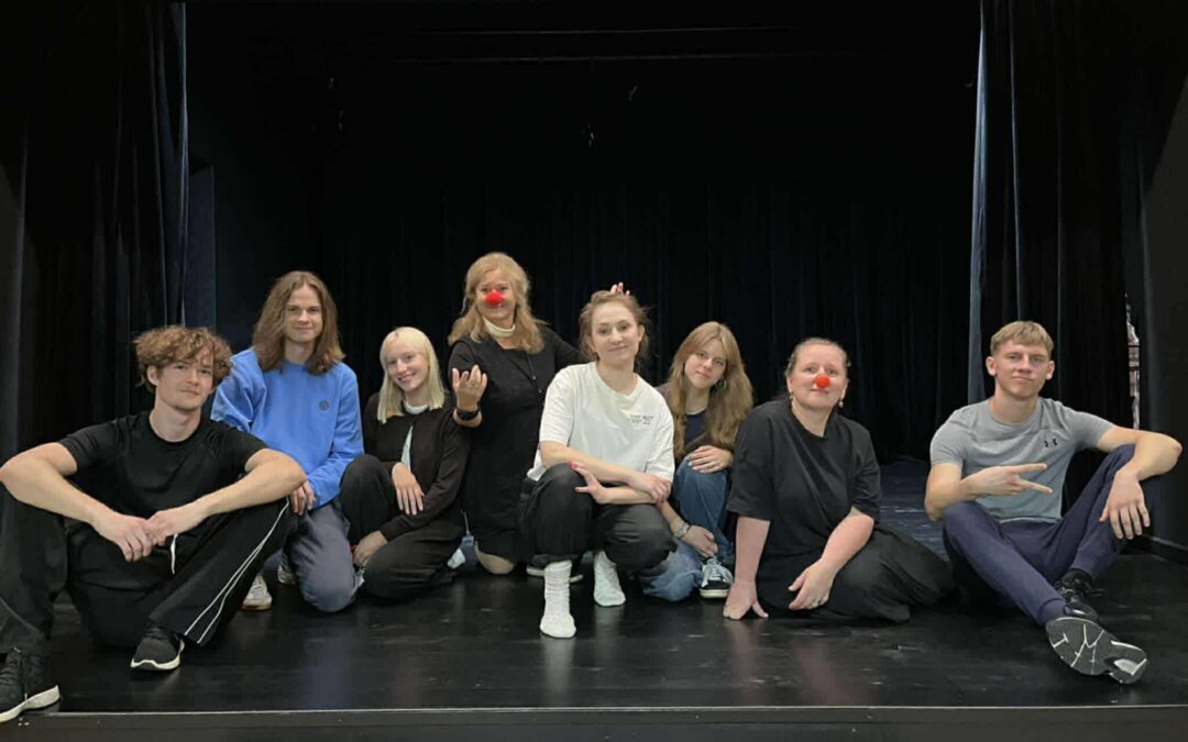Marijampolės dramos teatre savaitgalį vyko klounados dirbtuvės jaunimui
